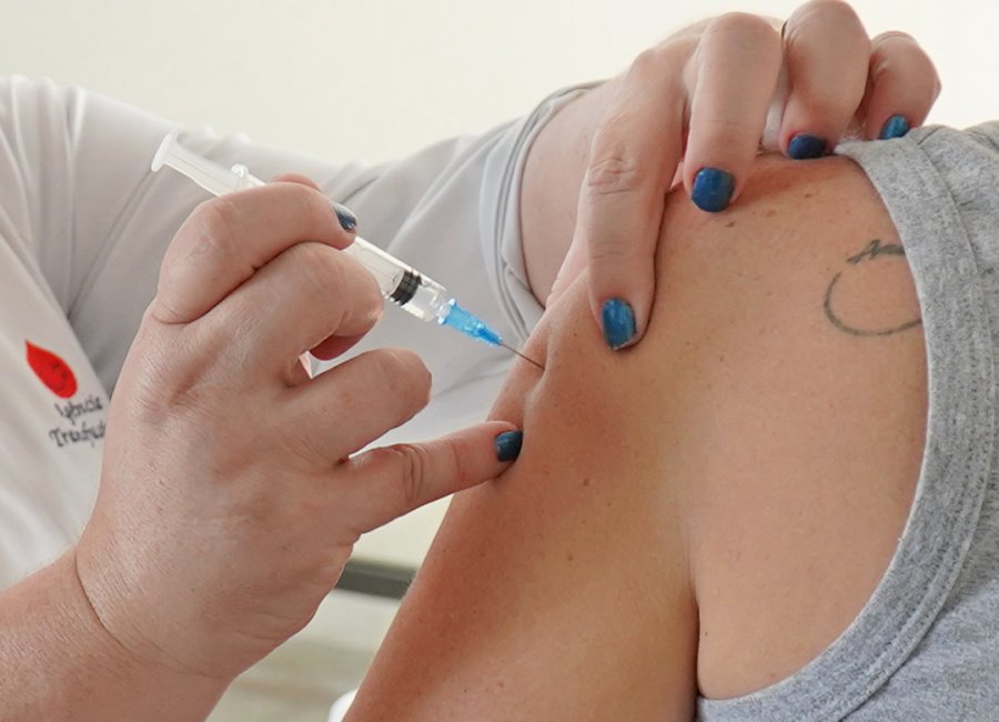 Postos de Saúde têm vacinas disponíveis contra a gripe para toda a população 