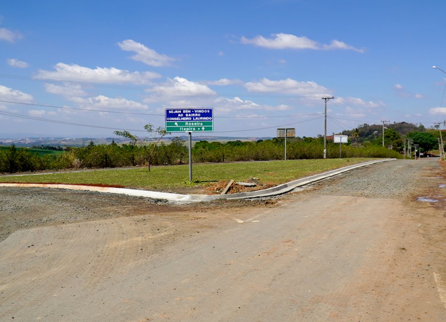 Obras de recuperação do asfalto são iniciadas na região da Roseira