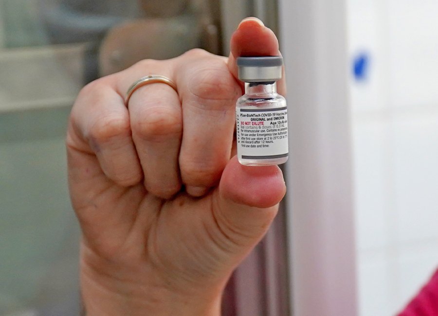 Saúde recomenda vacina bivalente contra a Covid-19 para todas as pessoas com idade acima de 18 anos