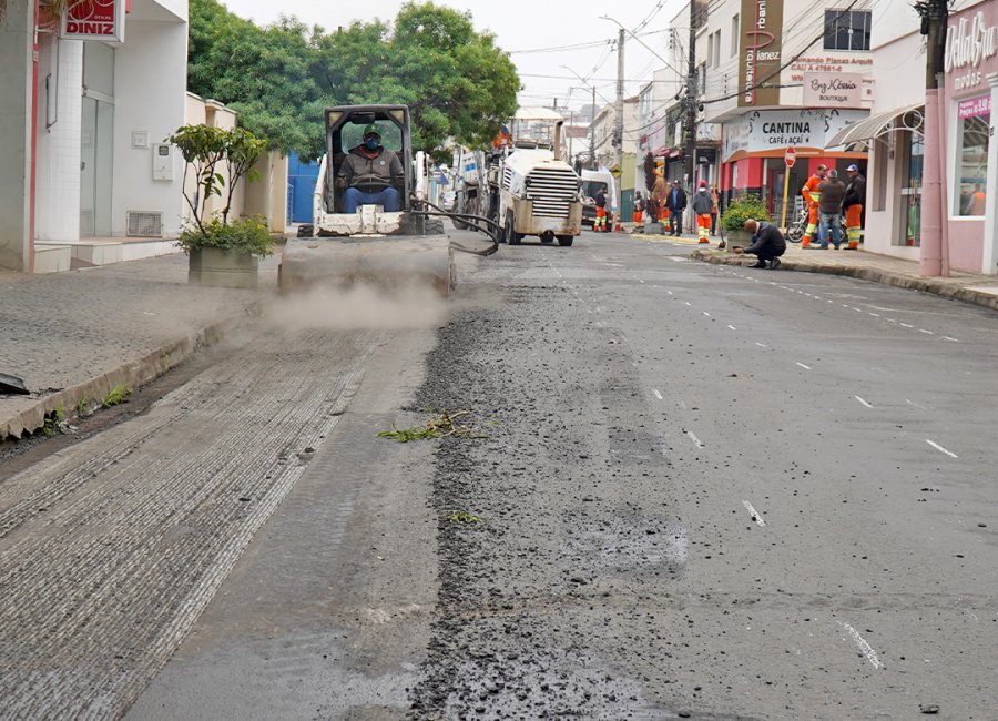Operários iniciam nova etapa para a revitalização da Rua Chico de Paula