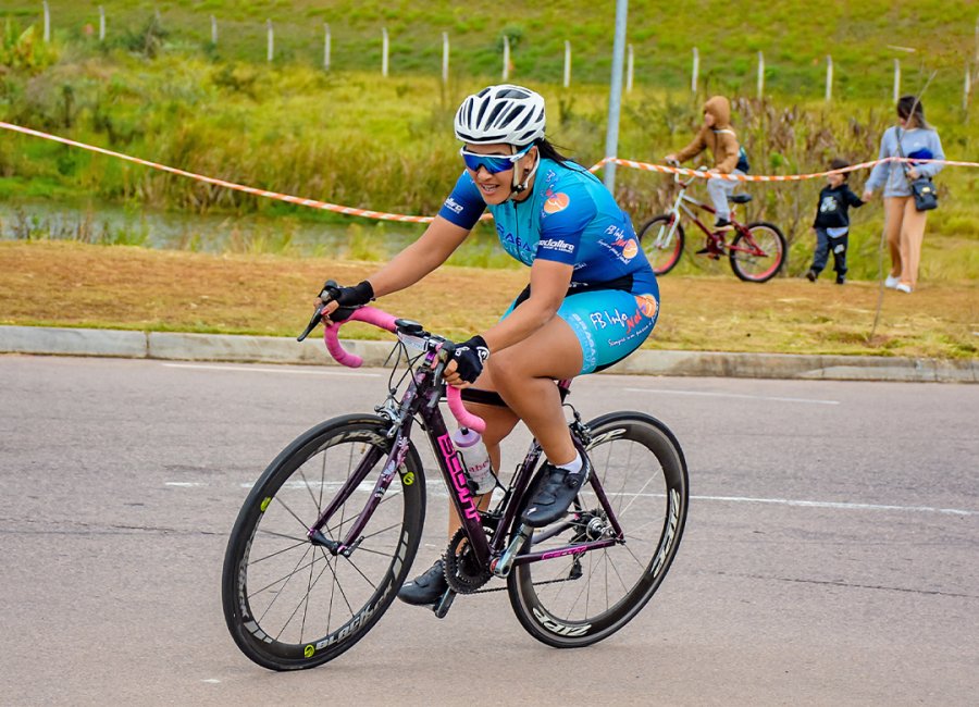 Atletas da equipe de ciclismo participam de campeonato na cidade de Palmas, capital do Tocantins