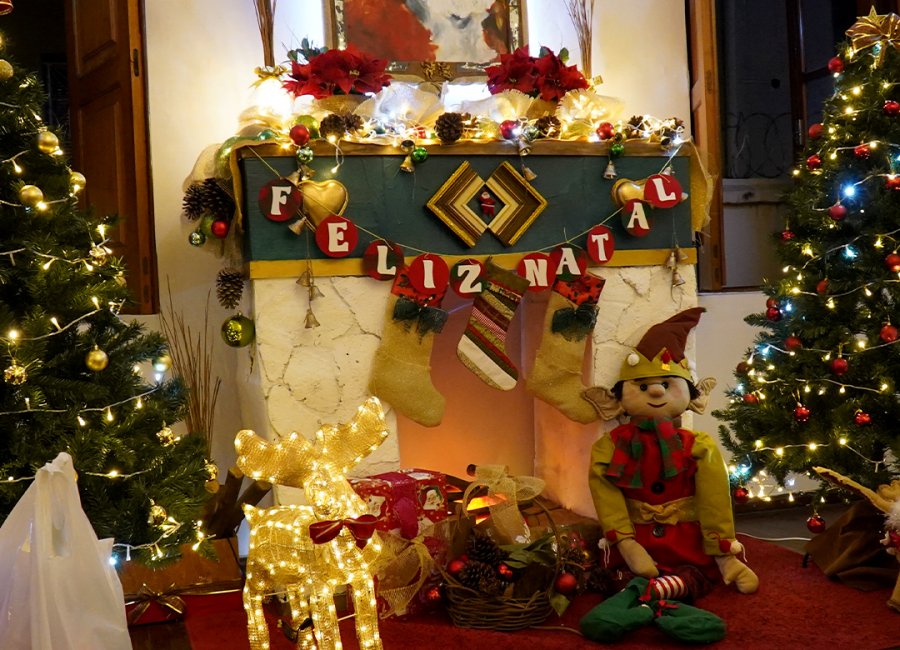 Luzes dão toque especial e Casa do Noel é destaque dos enfeites desse ano 