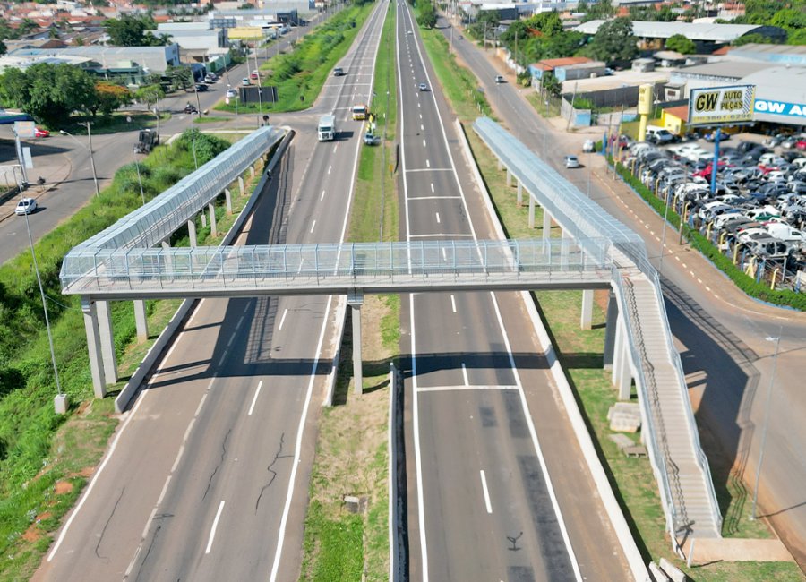 Obra concluída: nova passarela da SP-342 já é usada por moradores de Mogi Guaçu