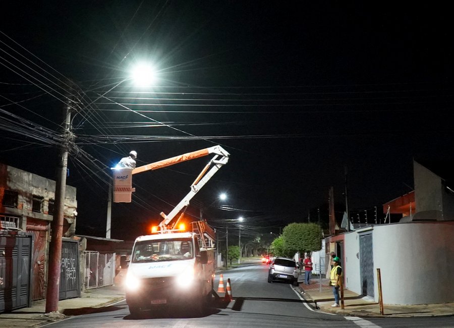 Ruas da Vila Paraíso passam a contar com iluminação em LED