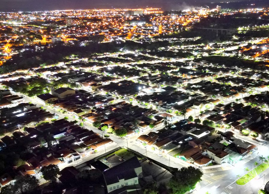 Cidade mais iluminada: projeto avança e já são 21 bairros 100% LED