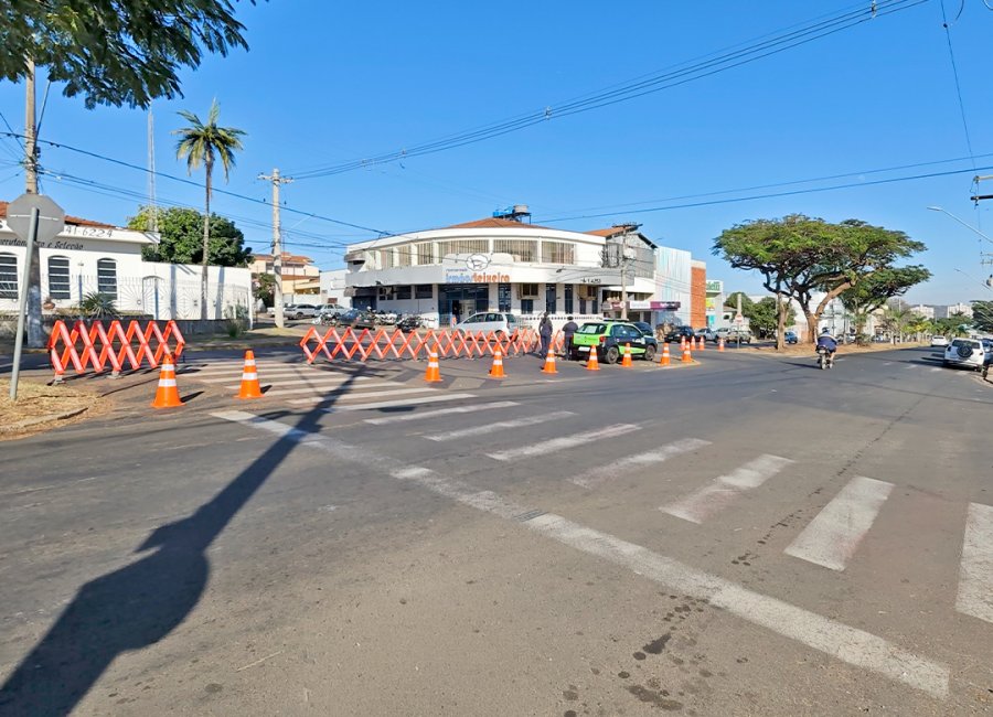 Trânsito inicia estudo para fechamento de retorno na Avenida Padre Jaime