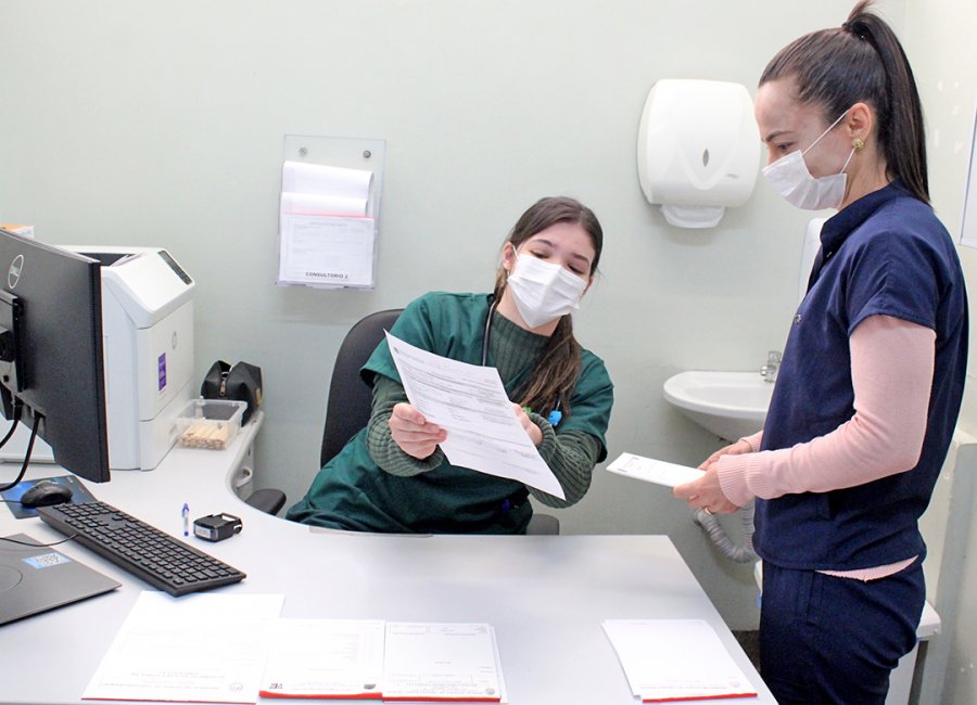 Alunos do 6º ano do curso de Medicina iniciam prática médica no pronto-socorro do Hospital Municipal