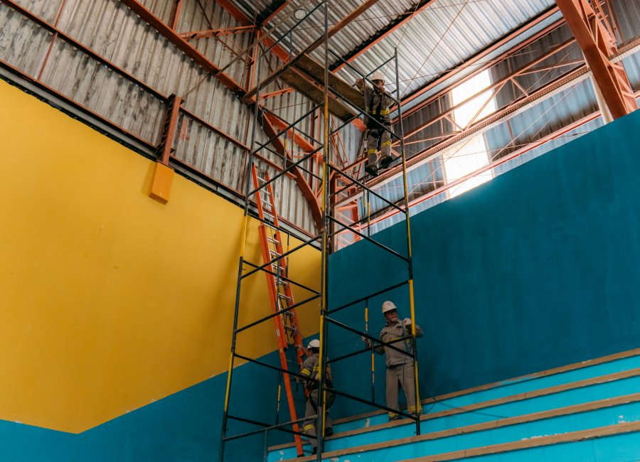 Quadra do Ginásio Poliesportivo Jornalista Ari Marchiori recebe nova iluminação em LED