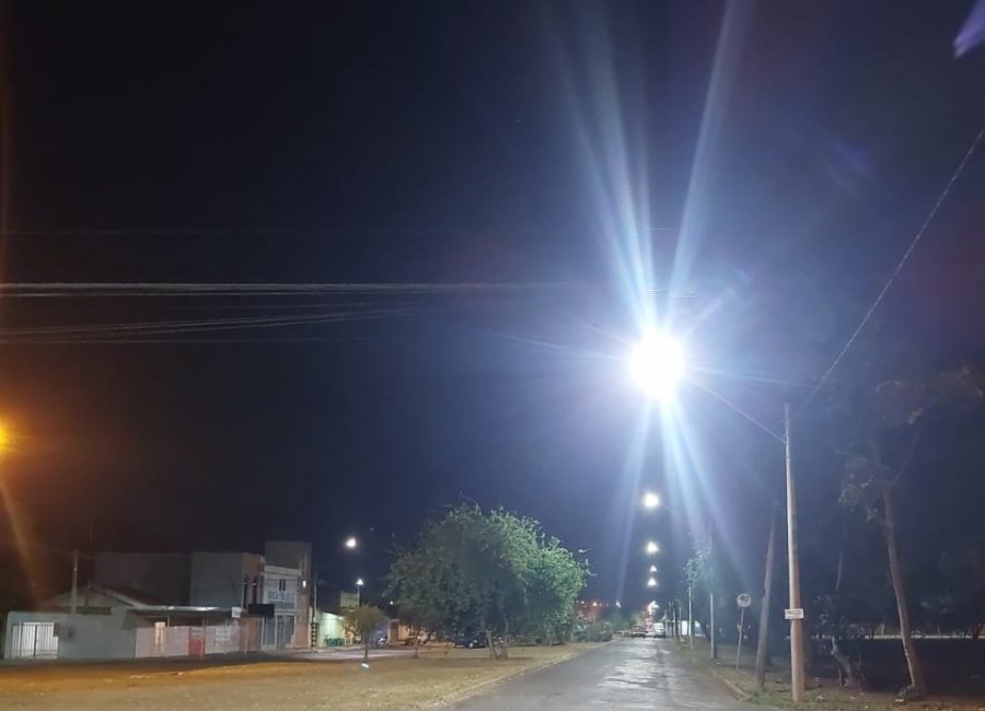Prefeitura conclui instalação de nova iluminação em LED de nove postes na Avenida Pedro Risseto