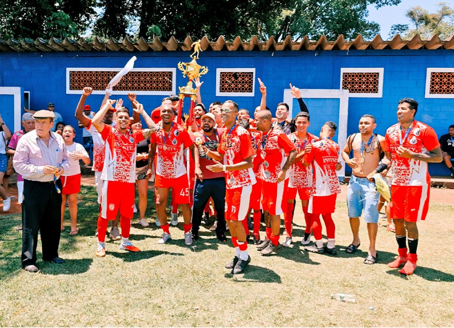 Família Real conquista o título da 3ª Divisão com goleada na final