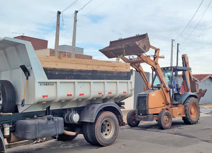 Calendário de coleta de galhos e entulhos pode ser conferido no site da Prefeitura 