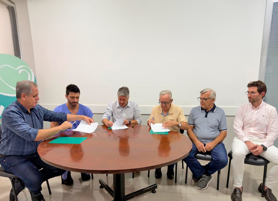 Novo convênio entre Saúde e Santa Casa vai zerar fila de cirurgias de prótese de joelho e quadril 