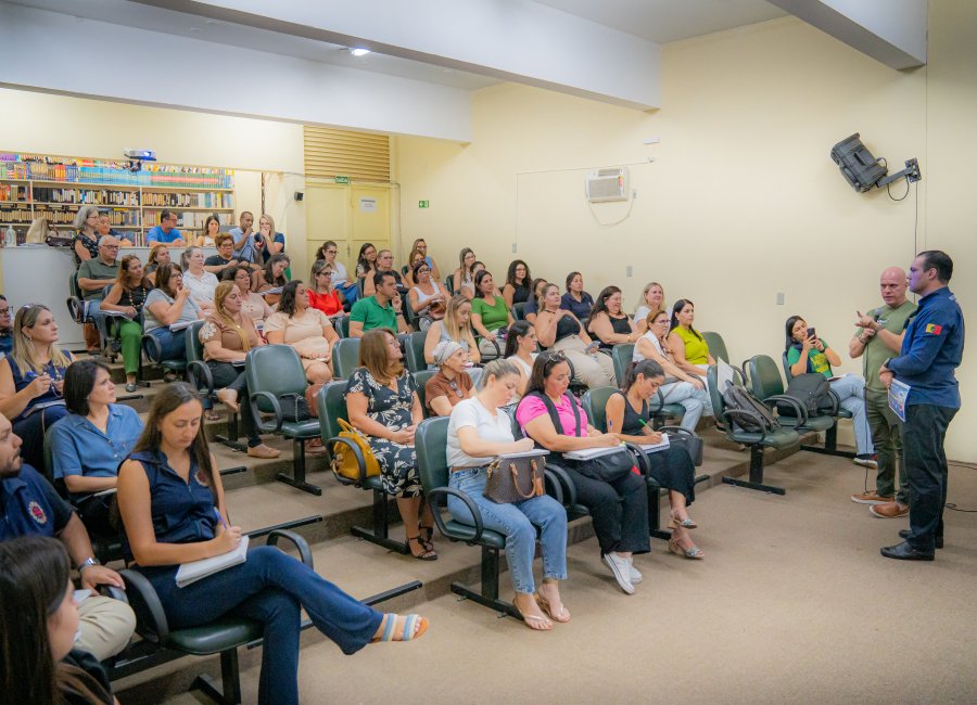 Educação e Segurança promovem encontro com equipes gestoras para atualizar protocolos do botão de emergência