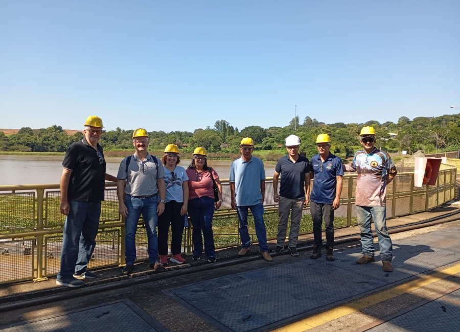 Equipe realiza visita técnica à Pequena Central Hidrelétrica