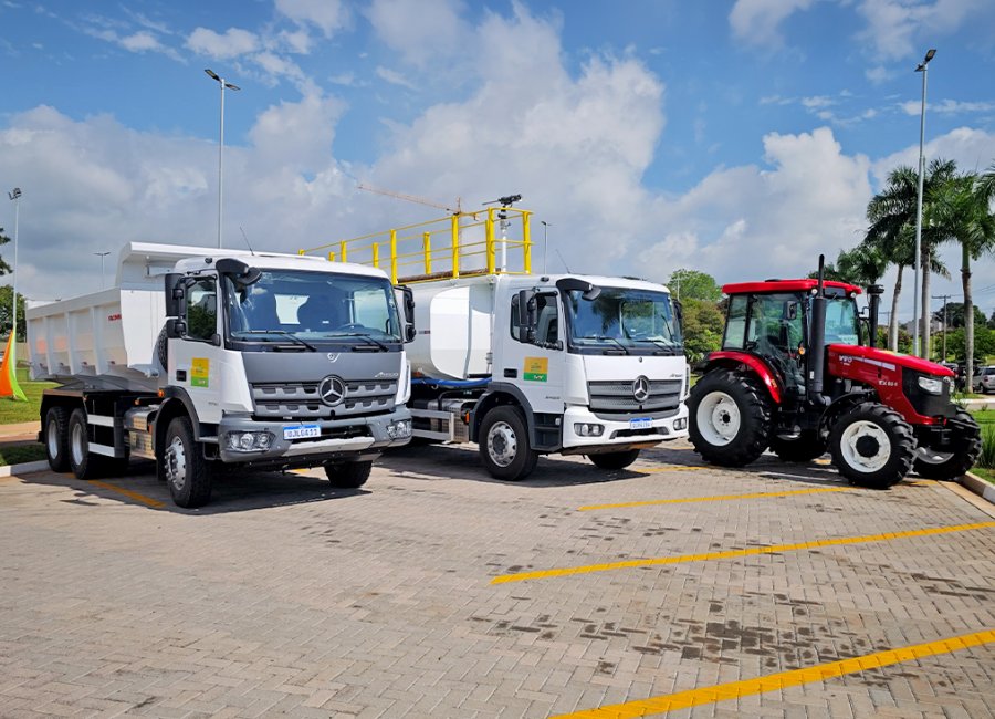 Mogi Guaçu recebe três novos equipamentos para reforçar os serviços de manutenção do município
