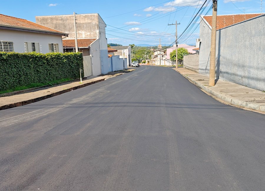 Recapeamento asfáltico é executado em vias do Arruamento Primavera