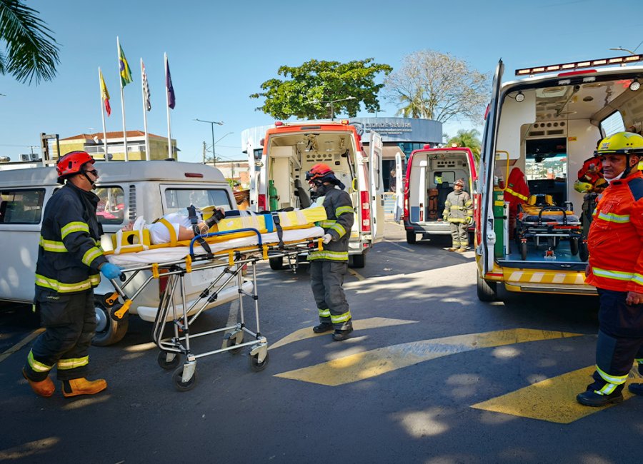 Ação do Maio Amarelo realiza simulado para conscientizar sobre acidentes de trânsito