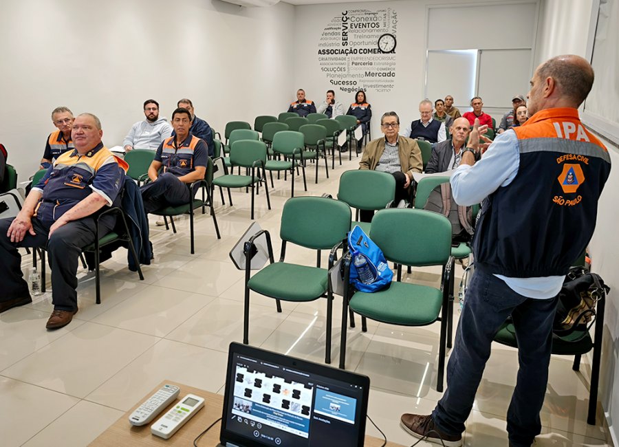Oficina reforça estratégias para reduzir riscos de desastres ambientais no município