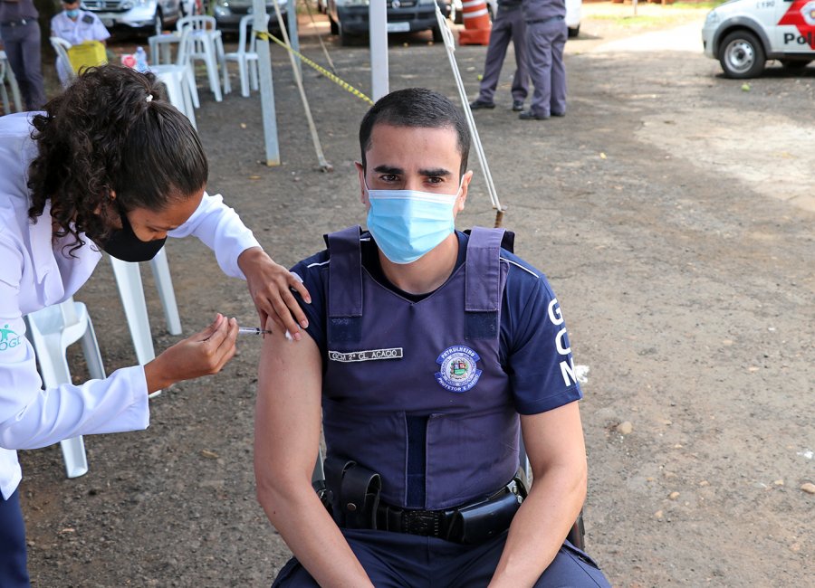 Mogi Guaçu inicia vacinação dos profissionais de Segurança Pública da região