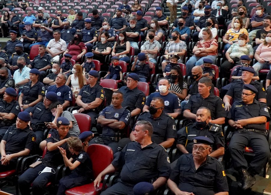 Guardas civis municipais são homenageados em evento comemorativo
