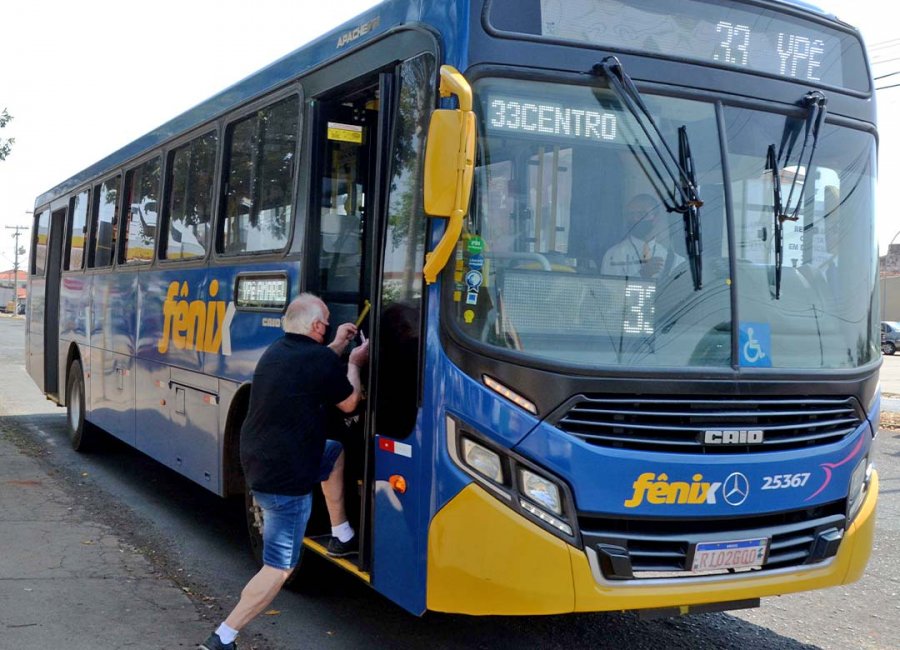 Rodrigo Falsetti anuncia passagens de ônibus a R$ 1 e R$ 2 aos finais de semana e redução da tarifa fora do pico