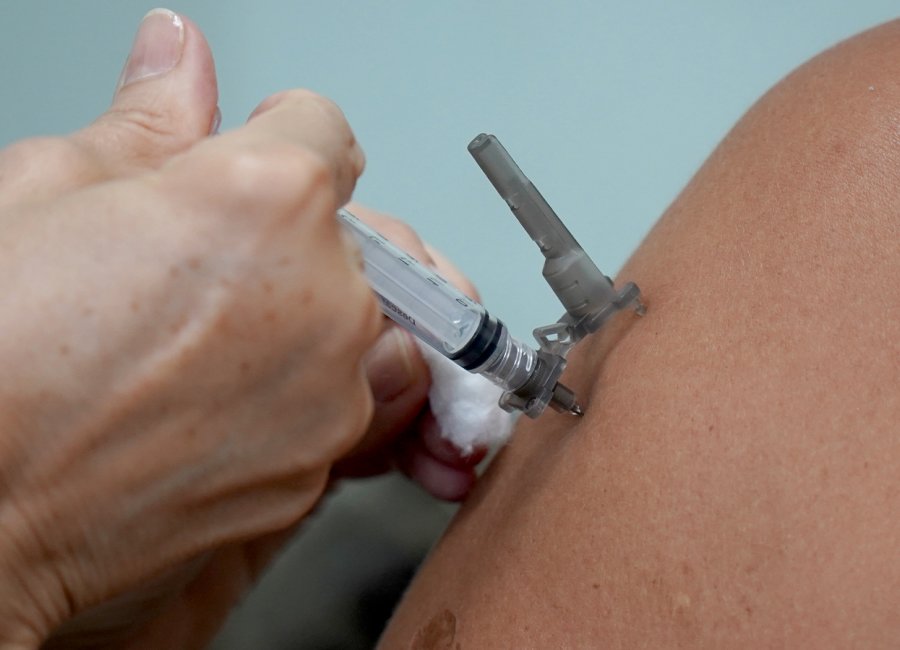  Saúde aplica 5.054 doses contra a gripe e contra a Covid-19 no dia 21 de abril