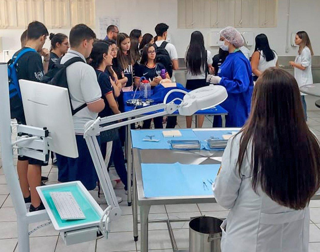 Franco Montoro abre as portas para estudantes do ensino médio 