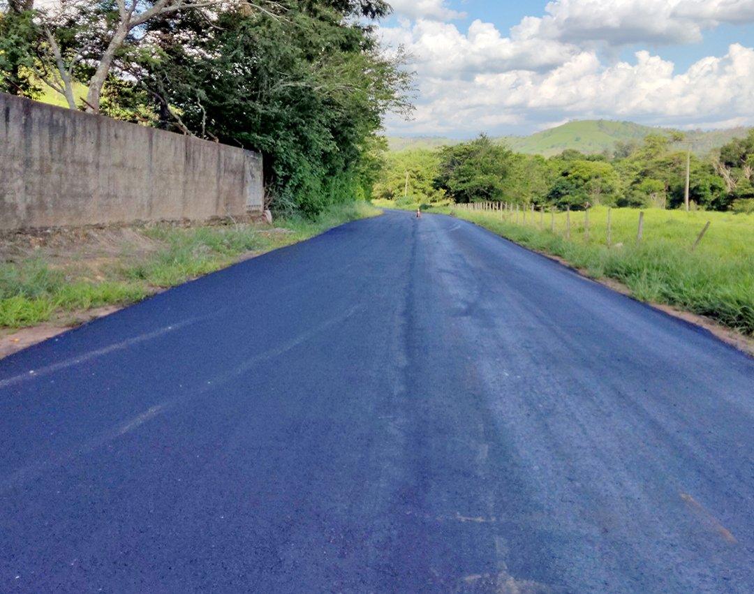 Obras de recuperação do asfalto na região da Roseira estão em fase de conclusão