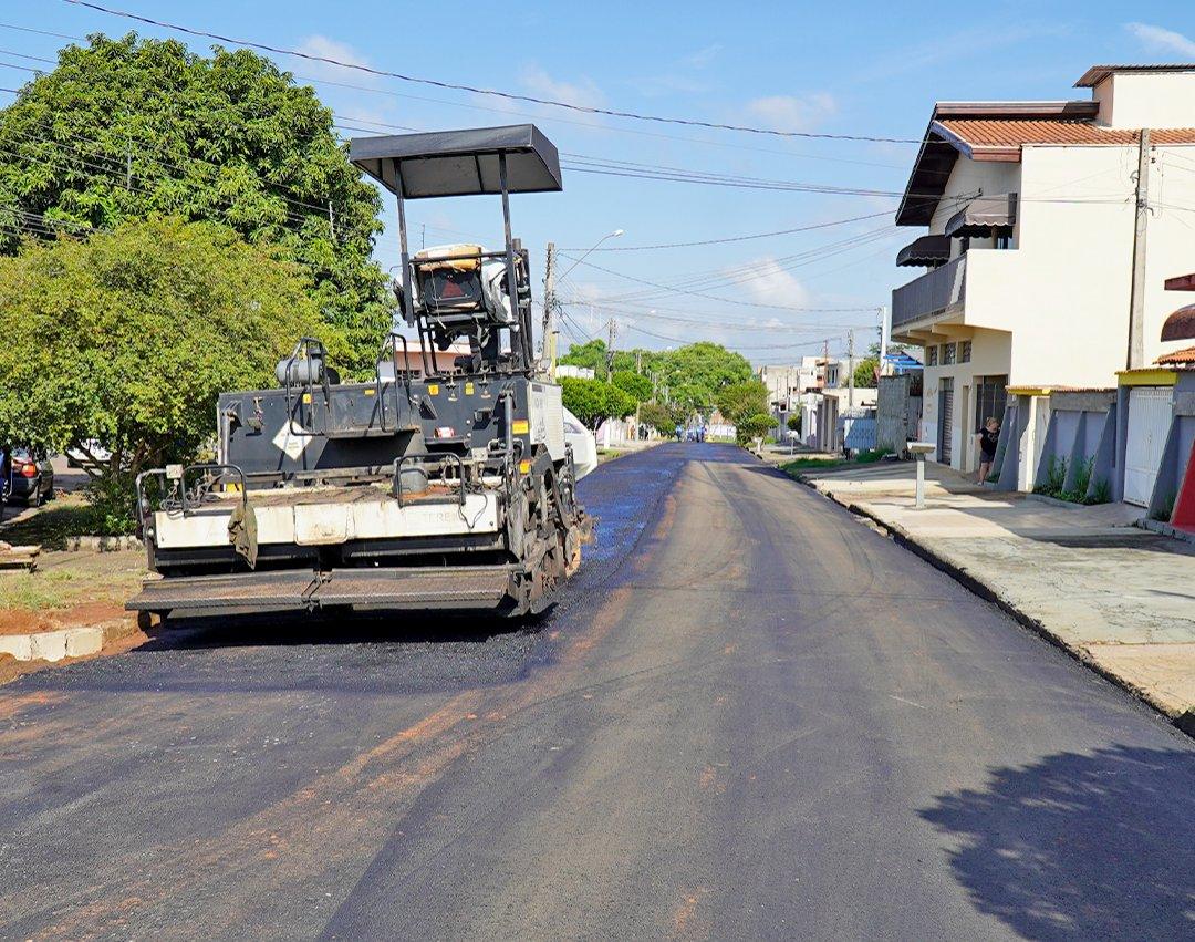 Recapeamento asfáltico é iniciado pela Rua Bauru; pacote prevê 12 vias recuperadas