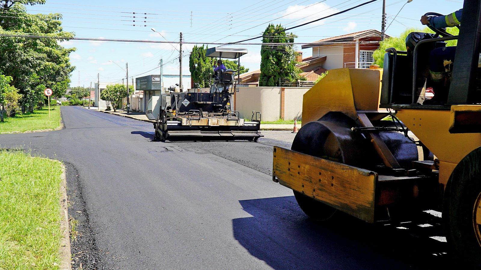 Avenida Lothário Teixeira recebe recapeamento asfáltico dentro do pacote de 12 vias que estão sendo recuperadas