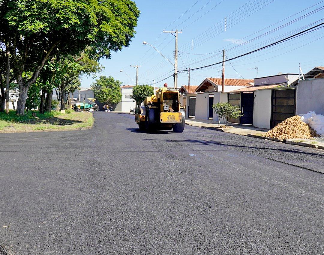 Prefeitura executa recapeamento asfáltico em ruas no entorno da Praça Sorocaba 