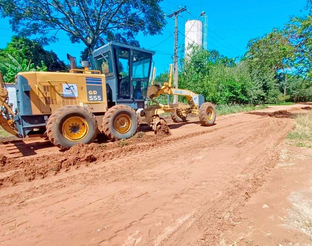 Manutenção das estradas rurais avança com trégua de chuvas; Chácaras Alvorada recebe a equipe na segunda-feira