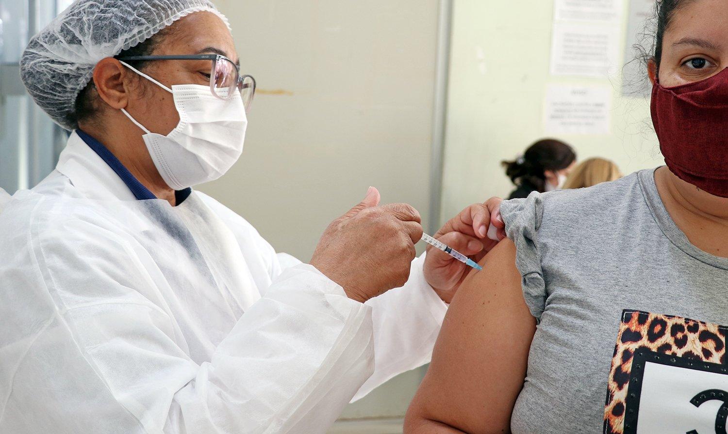 Saúde inicia amanhã agendamento de vacina contra a Covid-19 para maiores de 28 anos