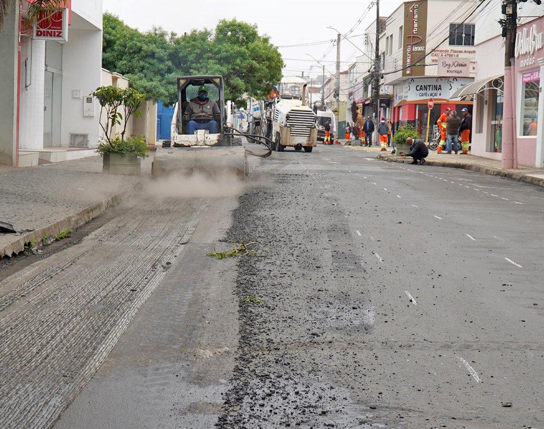Operários iniciam nova etapa para a revitalização da Rua Chico de Paula