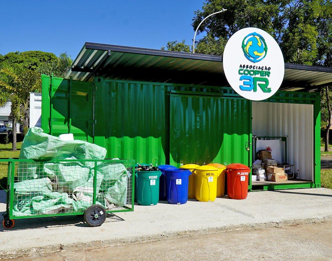 Educação ambiental: container para o descarte de materiais recicláveis está instalado no Centro Cultural