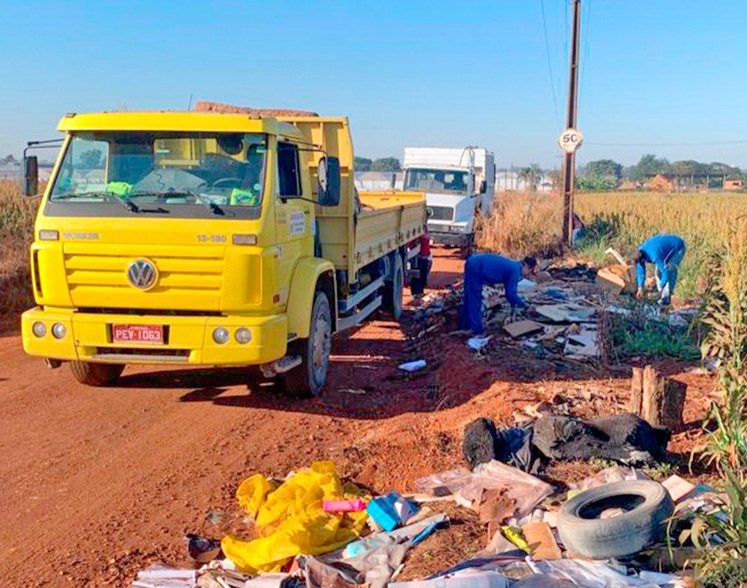 SSM retira 500 kg de lixo irregular descartado na Estrada Municipal Joaquina Maria de Arruda