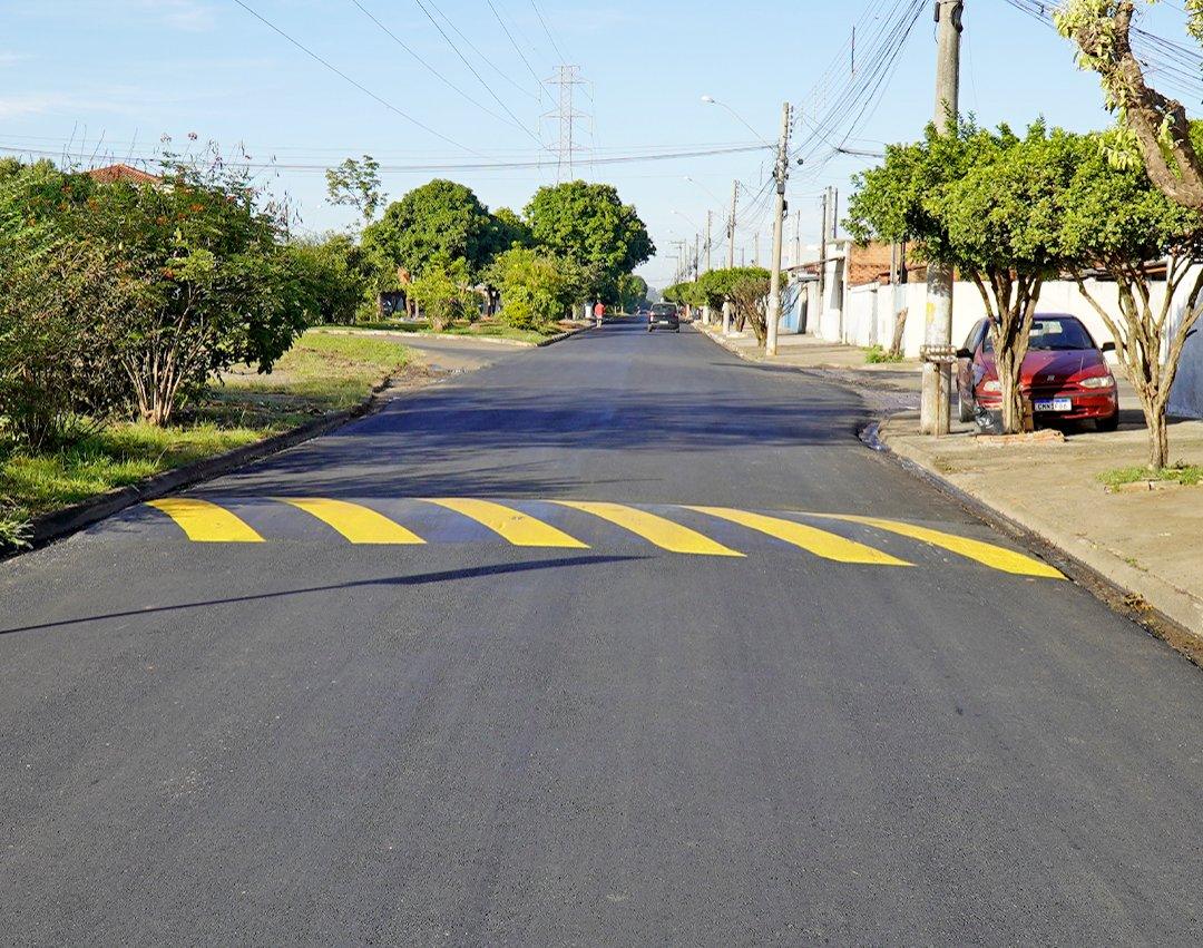 Novo trecho recapeado na Avenida das Torres é sinalizado para segurança dos motoristas