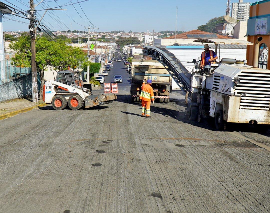 Chico de Paula: mais um trecho da via recebe serviços de fresagem e novo recapeamento asfáltico