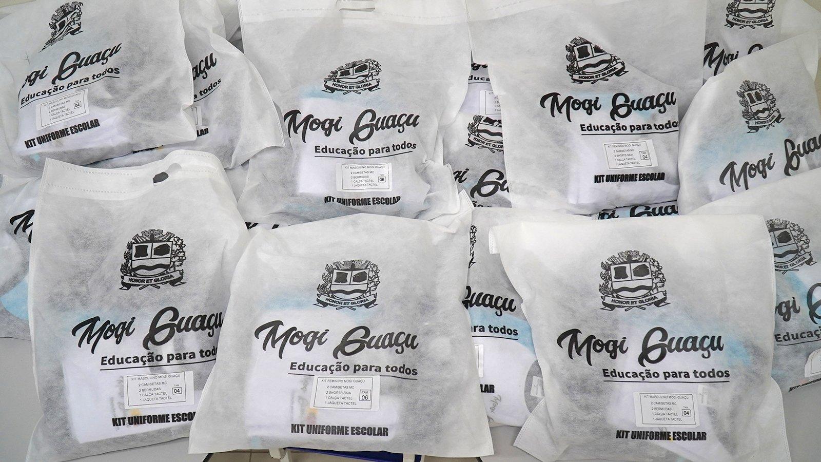 Prefeitura inicia amanhã entrega de kits de uniforme escolar a crianças da rede municipal