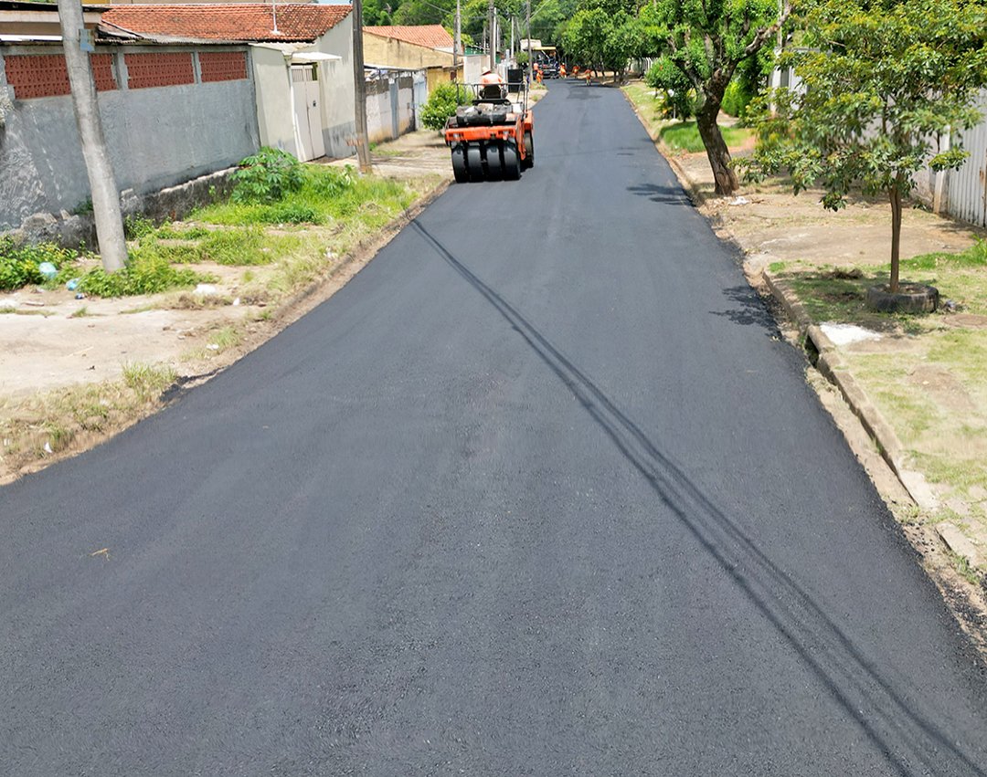 Recapeamento asfáltico é realizado na Avenida Oscar Chiarelli e em ruas da Zona Sul e do Jardim Murilo