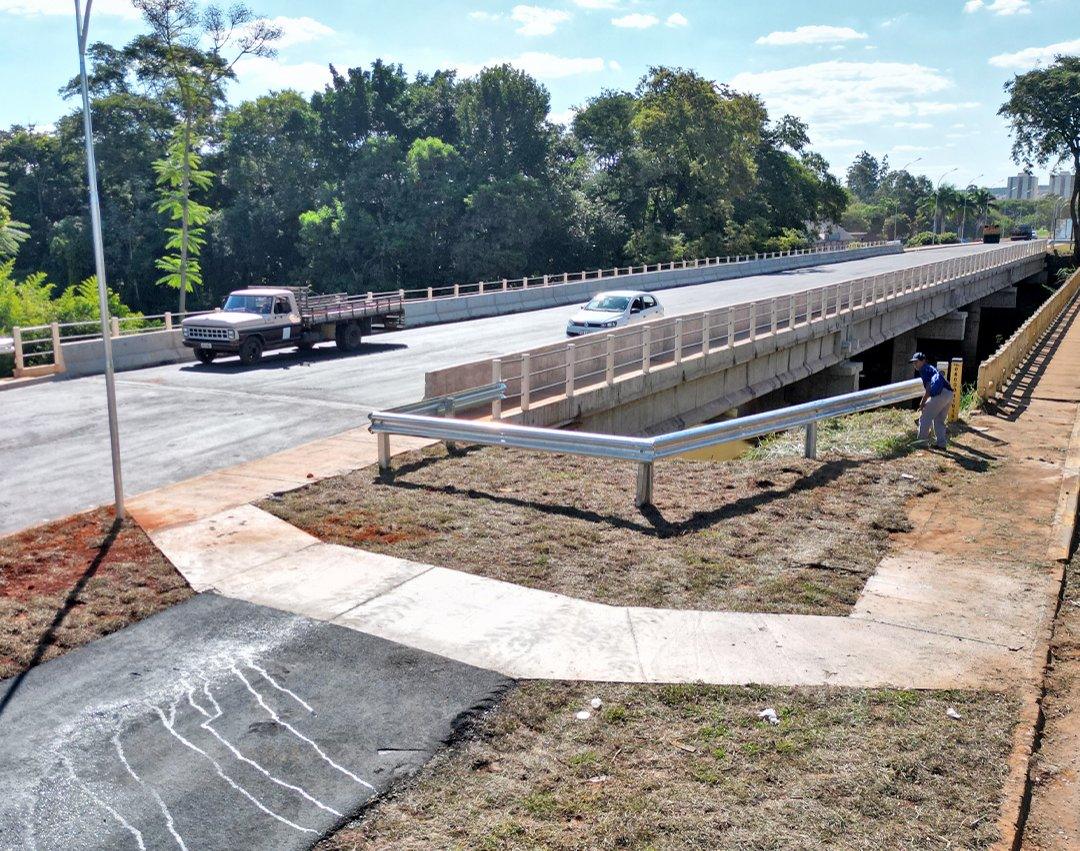 Ajustes finais são feitos na nova ponte da Avenida Brasil antes da inauguração