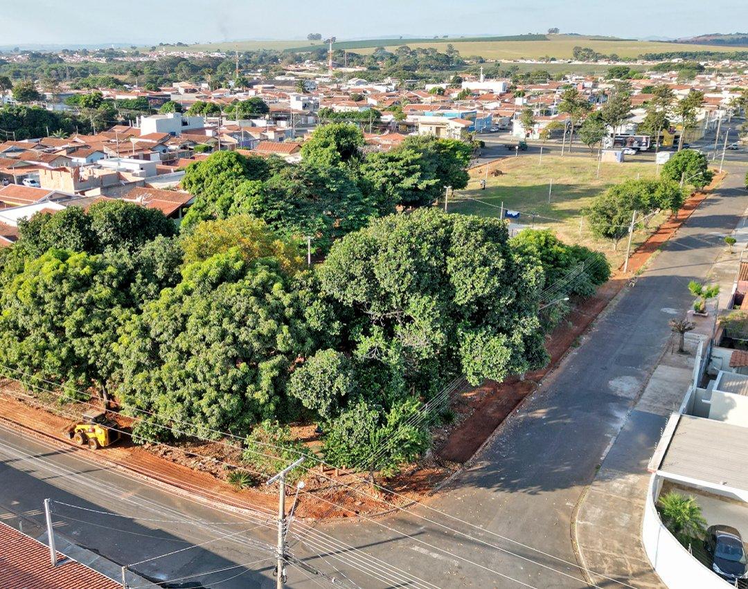 Prefeitura executa reforma da praça do Jardim Zaniboni I