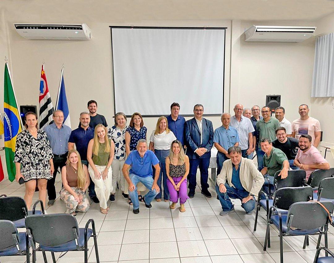 Departamento de Saúde Bucal promove palestra para 40 profissionais de Mogi Guaçu