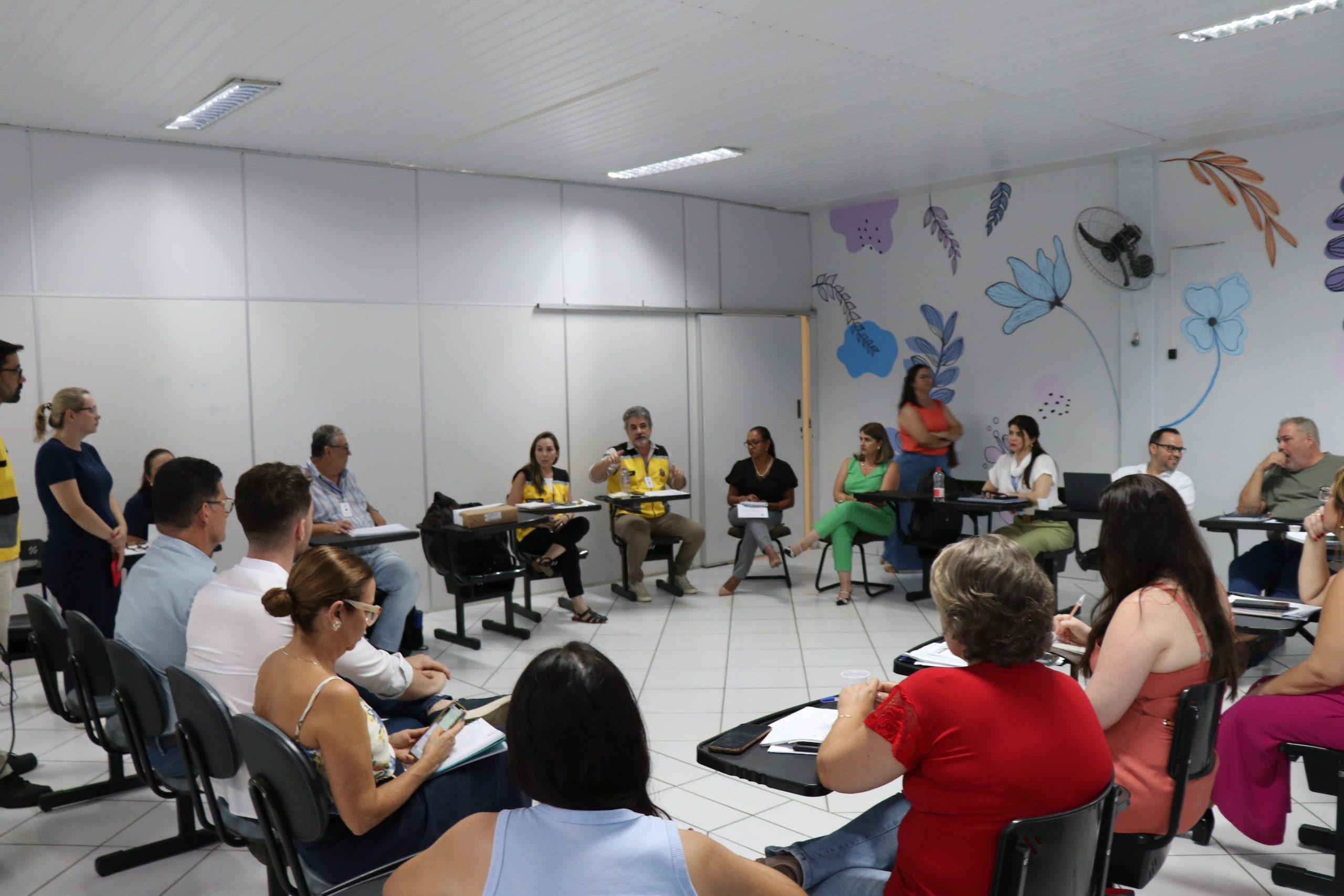 Secretaria de Saúde e Governo do Estado discutem estratégias de combate à dengue