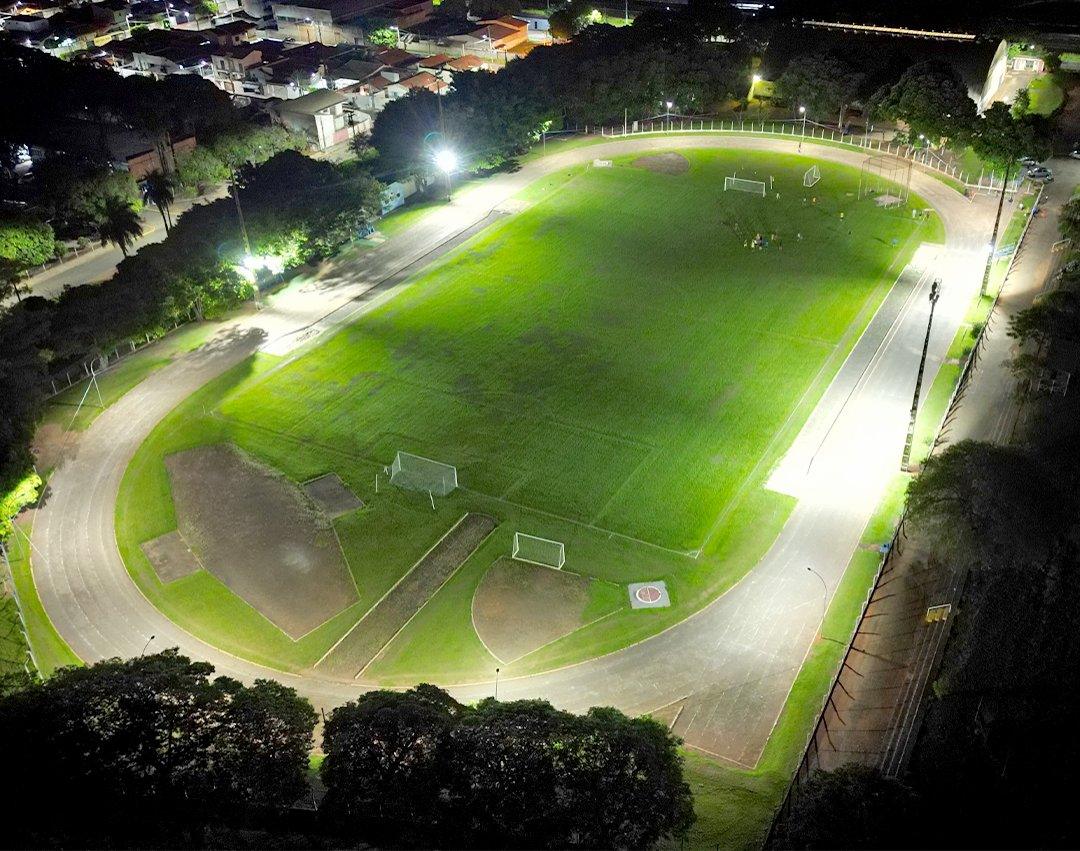 Pista de atletismo do Furno tem nova iluminação em LED