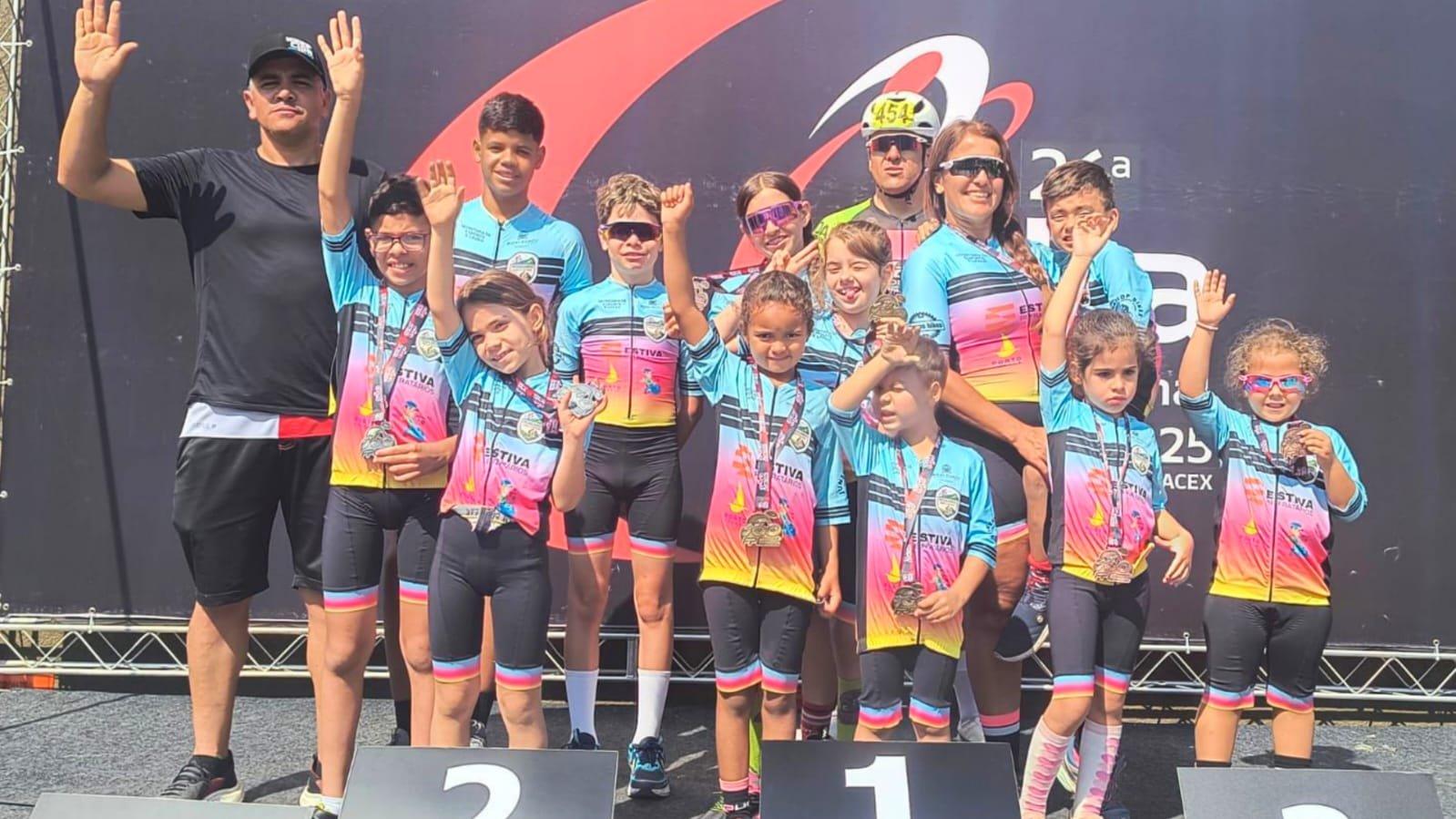 Equipe de ciclismo conquista 12 medalhas na 26ª Volta Ciclística Internacional do Grande ABCD 
