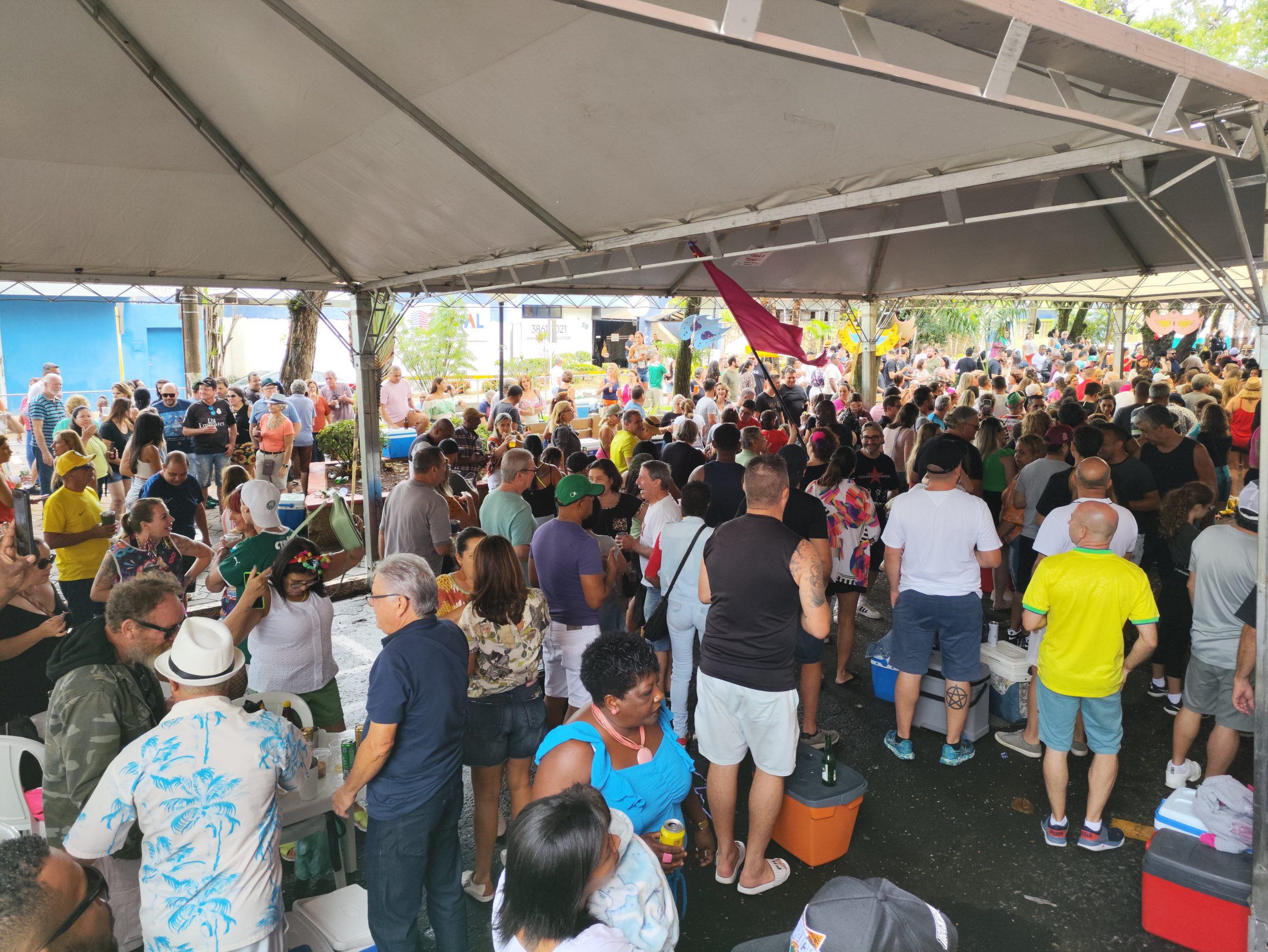 Domingo é dia de Grito de Carnaval na Praça Duque de Caxias