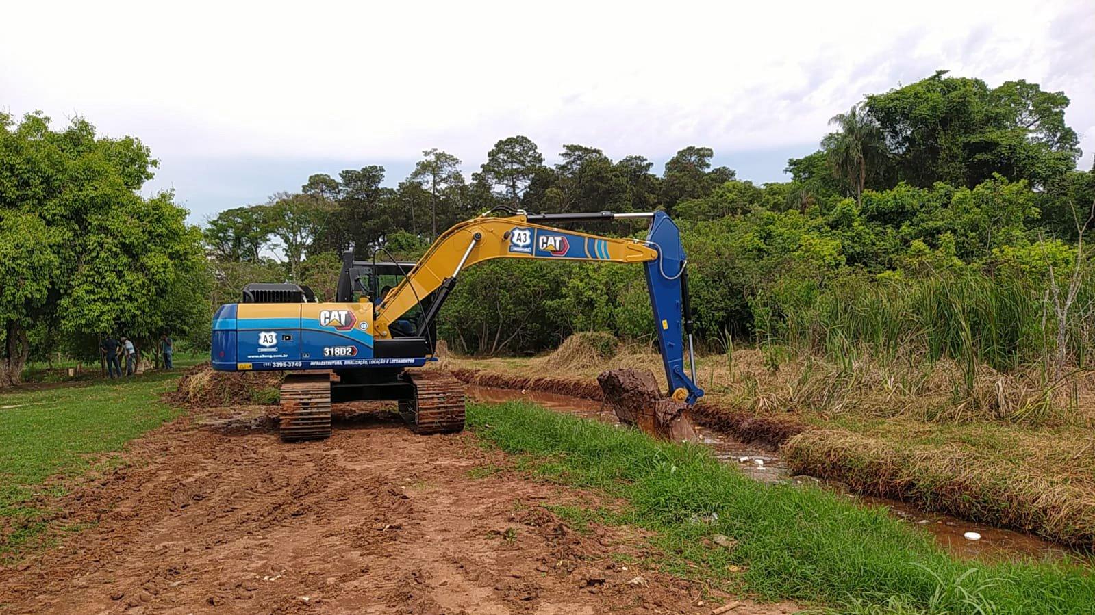 Obras realiza zeladorias em ruas do Distrito de Martinho Prado Júnior