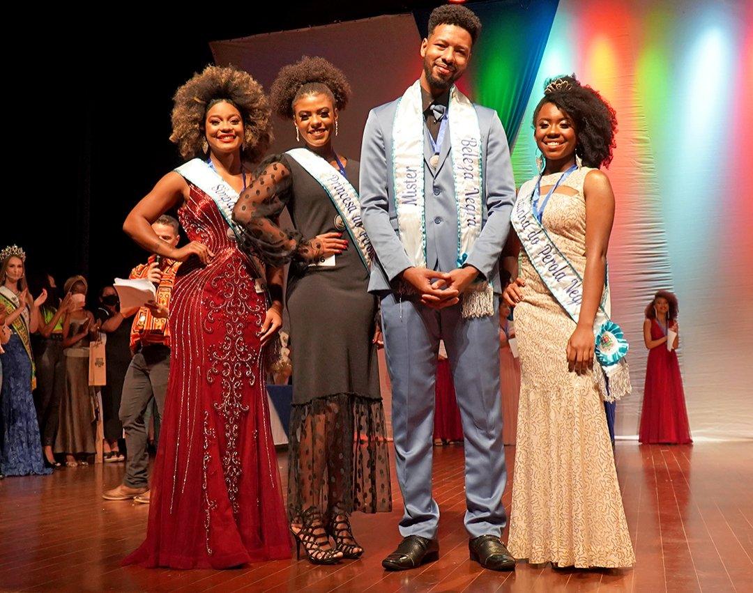 Micaele Pereira é eleita Pérola Negra e Maichel de Oliveira o Mister Beleza Negra