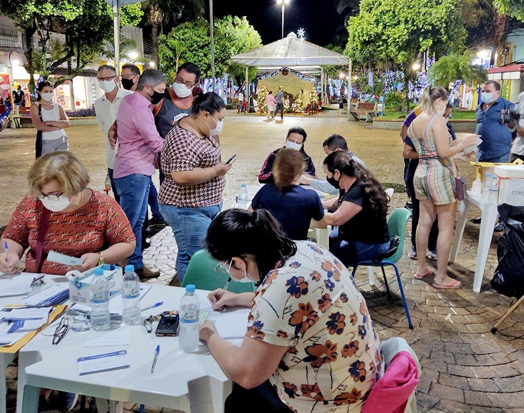 Vacinação noturna na Praça do Recanto termina nesta quinta-feira